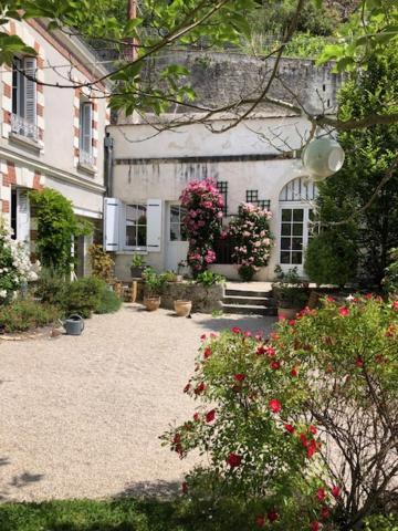 Les Troglos De La Tufoliere Rochecorbon Exterior photo
