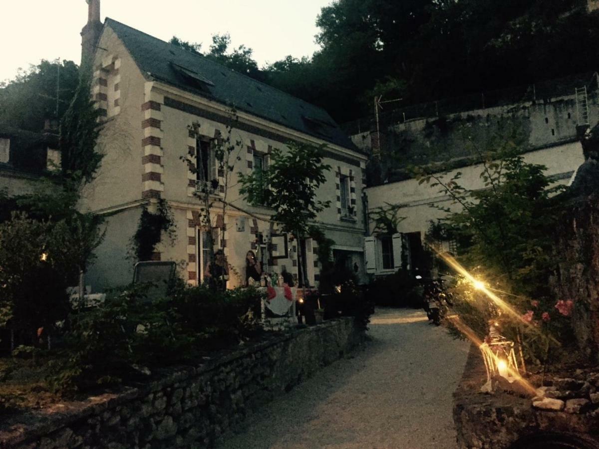 Les Troglos De La Tufoliere Rochecorbon Exterior photo