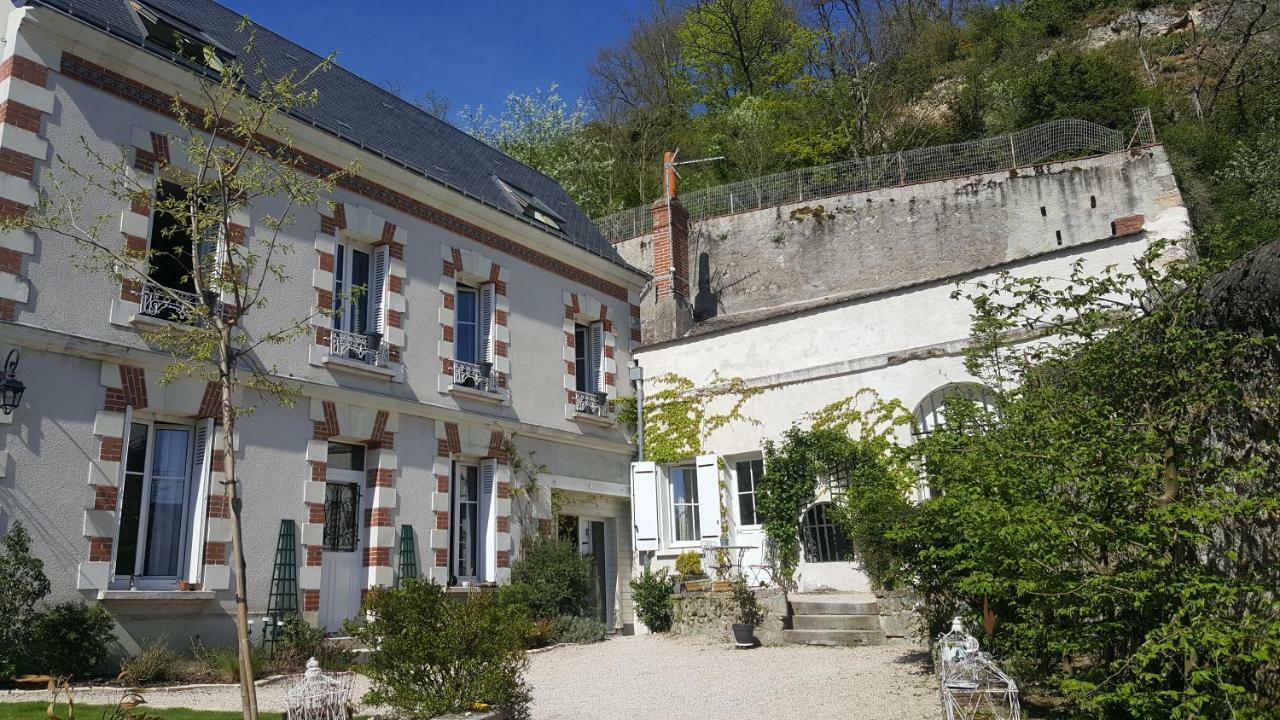 Les Troglos De La Tufoliere Rochecorbon Exterior photo